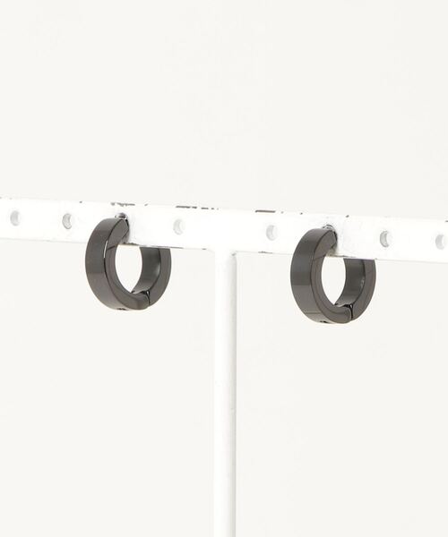 FUNALIVE（ファンアライブ）の「JON ステンレスイヤーカフ 両耳セット シンプル（イヤーカフ・メンズ・ブルー/ブラック/ゴールド系その他/ブラック系その他/ブルー系その他2/ゴールド/シルバー/ブルー系その他・FREE）」の2枚目の写真