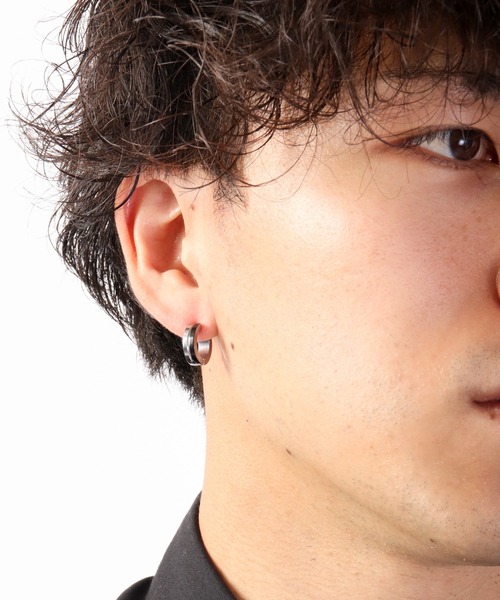 FUNALIVE（ファンアライブ）の「JON ステンレスイヤーカフ 両耳セット シンプル（イヤーカフ・メンズ・ブルー/ブラック/ゴールド系その他/ブラック系その他/ブルー系その他2/ゴールド/シルバー/ブルー系その他・FREE）」の11枚目の写真