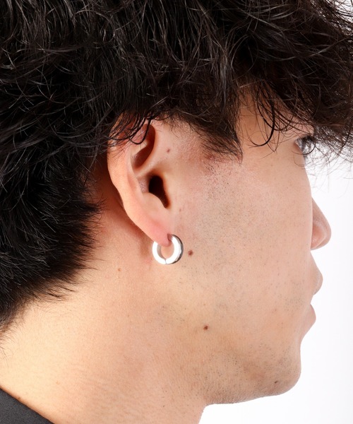 FUNALIVE（ファンアライブ）の「JON ステンレスイヤーカフ 両耳セット シンプル（イヤーカフ・メンズ・ブルー/ブラック/ゴールド系その他/ブラック系その他/ブルー系その他2/ゴールド/シルバー/ブルー系その他・FREE）」の12枚目の写真