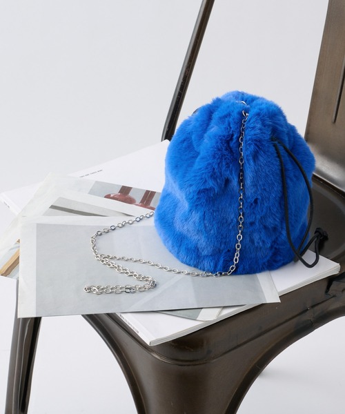 COLONY 2139（コロニートゥーワンスリーナイン）の「エコファー巾着バッグ/ショルダーバッグ（ショルダーバッグ・レディース・ピンク/オレンジ/ブルー/アイボリー/モカ・FREE）」の4枚目の写真