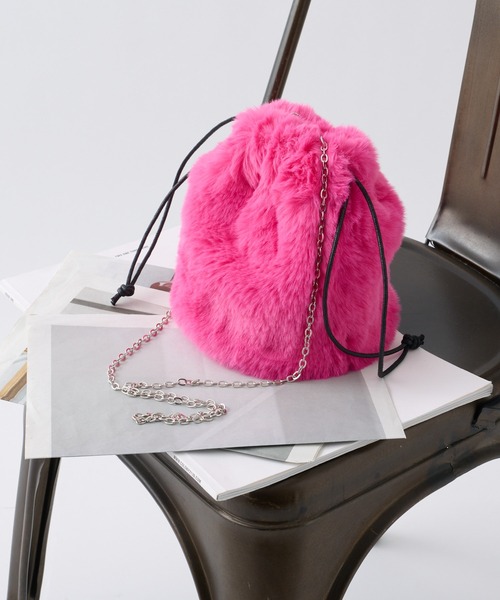 COLONY 2139（コロニートゥーワンスリーナイン）の「エコファー巾着バッグ/ショルダーバッグ（ショルダーバッグ・レディース・ピンク/オレンジ/ブルー/アイボリー/モカ・FREE）」の13枚目の写真