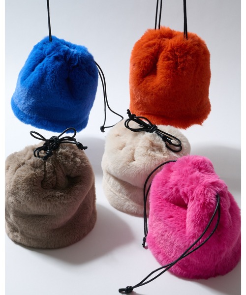 COLONY 2139（コロニートゥーワンスリーナイン）の「エコファー巾着バッグ/ショルダーバッグ（ショルダーバッグ・レディース・ピンク/オレンジ/ブルー/アイボリー/モカ・FREE）」の12枚目の写真