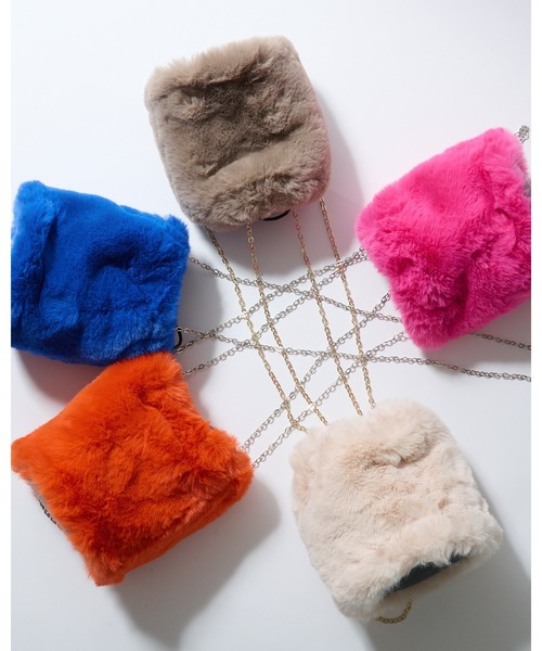 COLONY 2139（コロニートゥーワンスリーナイン）の「エコファー巾着バッグ/ショルダーバッグ（ショルダーバッグ・レディース・ピンク/オレンジ/ブルー/アイボリー/モカ・FREE）」の11枚目の写真