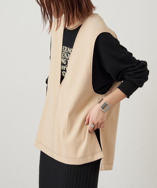 CIAOPANIC TYPY(チャオパニックティピー)の「スウェード配色ステッチVネックベスト(ベスト・レディース・カーキ/キャメル/アイボリー・ONE SIZE)」の5枚目の写真