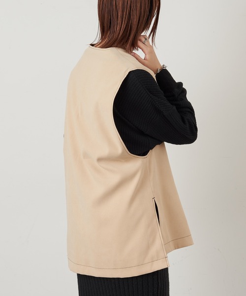 CIAOPANIC TYPY(チャオパニックティピー)の「スウェード配色ステッチVネックベスト(ベスト・レディース・カーキ/キャメル/アイボリー・ONE SIZE)」の8枚目の写真