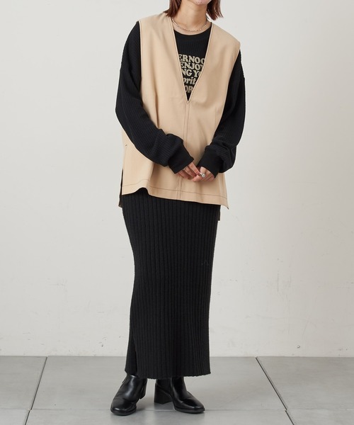 CIAOPANIC TYPY(チャオパニックティピー)の「スウェード配色ステッチVネックベスト(ベスト・レディース・カーキ/キャメル/アイボリー・ONE SIZE)」の10枚目の写真