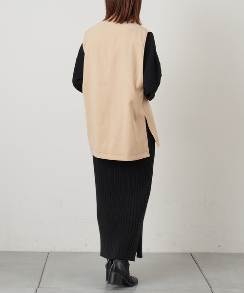 CIAOPANIC TYPY(チャオパニックティピー)の「スウェード配色ステッチVネックベスト(ベスト・レディース・カーキ/キャメル/アイボリー・ONE SIZE)」の15枚目の写真