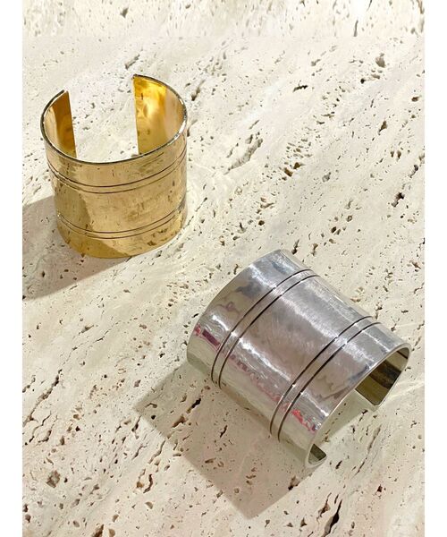 Ungrid(アングリッド)の「ヴィンテージワイドバングル(ブレスレット・レディース・シルバー/ゴールド・FREE)」の8枚目の写真