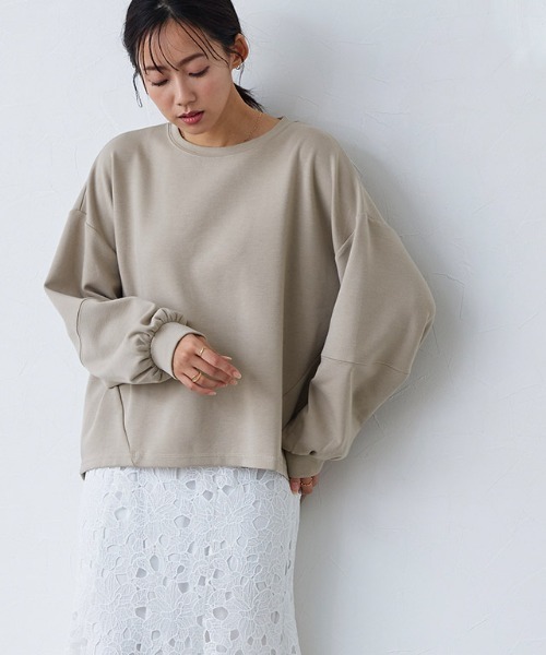 Pierrot(ピエロ)の「【ZOZOTOWN限定カラー】ダンボールボリュームプルオーバー(スウェット・レディース・オフホワイト/ブラック/イエロー/ピンク/グレイッシュベージュ/ラベンダー・M/L)」の4枚目の写真