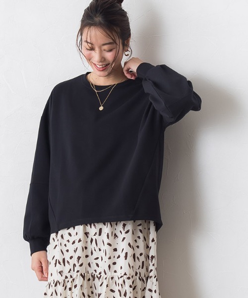 Pierrot(ピエロ)の「【ZOZOTOWN限定カラー】ダンボールボリュームプルオーバー(スウェット・レディース・オフホワイト/ブラック/イエロー/ピンク/グレイッシュベージュ/ラベンダー・M/L)」の3枚目の写真