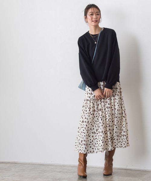 Pierrot(ピエロ)の「【ZOZOTOWN限定カラー】ダンボールボリュームプルオーバー(スウェット・レディース・オフホワイト/ブラック/イエロー/ピンク/グレイッシュベージュ/ラベンダー・M/L)」の17枚目の写真