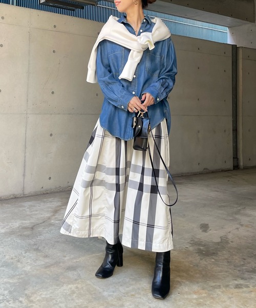 DouDou(ドゥドゥ)の「テンセルデニムシャツ(シャツ/ブラウス・レディース・サックスブルー/ブルー・FREE)」の4枚目の写真