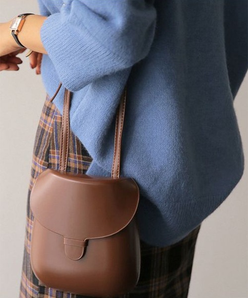 MAISON BREEZE(メゾンブリーズ)の「【MAISON BREEZE】コンパクトカーブフラップショルダー KNF(ショルダーバッグ・レディース・グレー/ベージュ/ブラック/ブラウン/イエロー・FREE)」の11枚目の写真
