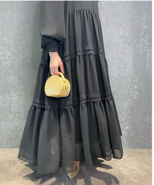 EIMY ISTOIRE(エイミーイストワール)の「ギャザーシフォンボリュームロングワンピース(ワンピース・レディース・アイボリー/ブラック・FREE)」の14枚目の写真