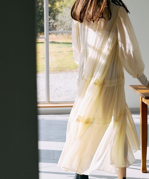 EIMY ISTOIRE(エイミーイストワール)の「ギャザーシフォンボリュームロングワンピース(ワンピース・レディース・アイボリー/ブラック・FREE)」の13枚目の写真