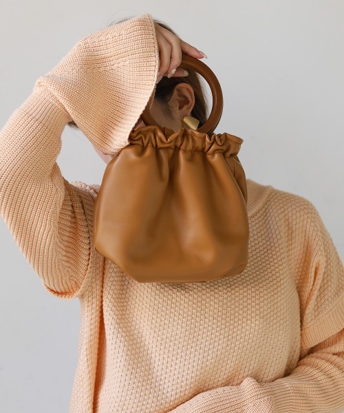 Bab（バブ）の「ウッドハンドルミニバッグ（ハンドバッグ・レディース・ライトブルー/ブラック/オフホワイト/キャメル・ONESIZE）」の4枚目の写真