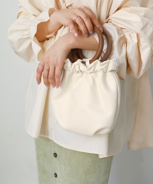 Bab（バブ）の「ウッドハンドルミニバッグ（ハンドバッグ・レディース・ライトブルー/ブラック/オフホワイト/キャメル・ONESIZE）」の8枚目の写真