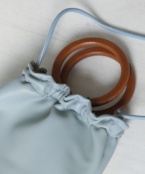 Bab（バブ）の「ウッドハンドルミニバッグ（ハンドバッグ・レディース・ライトブルー/ブラック/オフホワイト/キャメル・ONESIZE）」の10枚目の写真