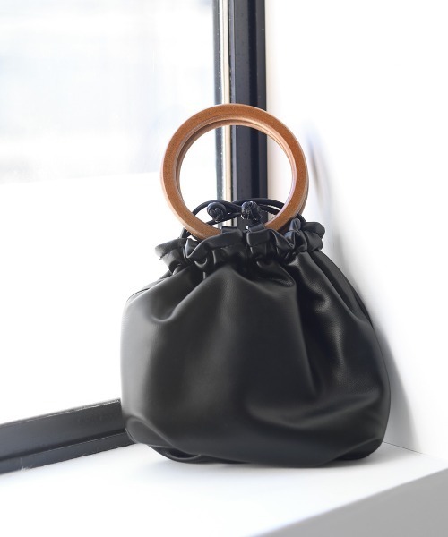 Bab（バブ）の「ウッドハンドルミニバッグ（ハンドバッグ・レディース・ライトブルー/ブラック/オフホワイト/キャメル・ONESIZE）」の11枚目の写真