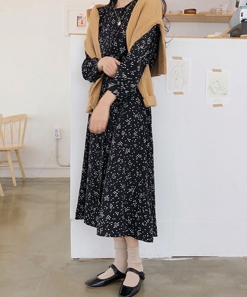 Opinion korean town（オピニオン コリアン タウン）の「YUGA フローラルワンピース（ワンピース・レディース・ブラック/ホワイト・XL/L/M/S）」の15枚目の写真