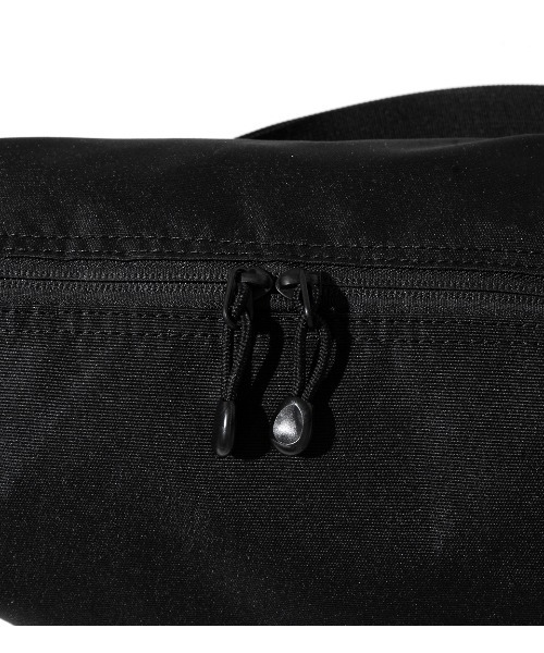 APPLEBUM(アップルバム)の「Logo Big Square Bag(メッセンジャーバッグ・メンズ・ブラック・FREE)」の7枚目の写真