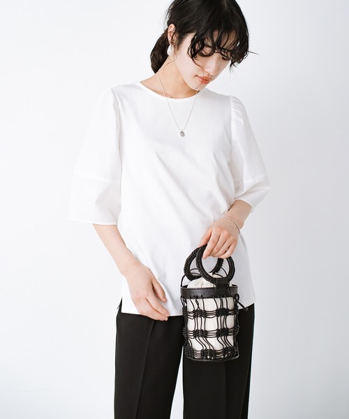haco!(ハコ)の「Tシャツ以上ブラウス未満の気軽さが自慢の異素材ふんわり袖がかわいいカットソートップス by que made me(Tシャツ/カットソー・レディース・ホワイト/ネイビー・SMALL/MEDIUM/LARGE/X-LARGE)」の11枚目の写真