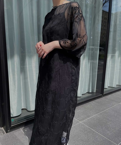 I_am（アイアム）の「flower embroidery ops（ワンピース・レディース・ブラック/サックスブルー/サンドベージュ/ピンク系・FREE）」の10枚目の写真