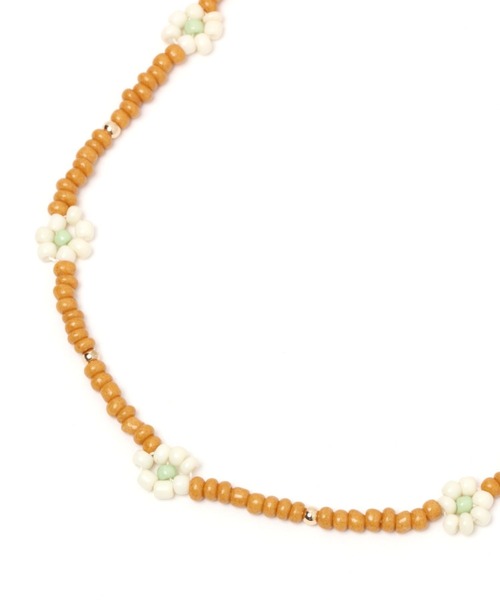 LOWRYS FARM（ローリーズファーム）の「ビーズフラワーネックレス　279186（ネックレス・レディース・ホワイト/ベージュ/グリーン・FREE）」の7枚目の写真