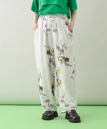 Paradise Picnic | TE VALT アートフラワープリントタックパンツ(その他パンツ)