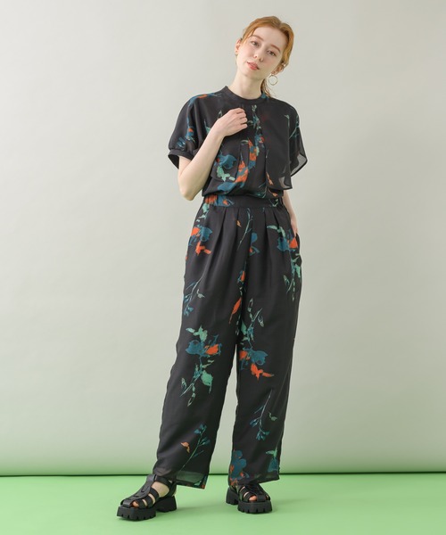 Paradise Picnic(パラダイスピクニック)の「TE VALT アートフラワープリントタックパンツ(その他パンツ・レディース・ホワイト/ネイビー・FREE)」の16枚目の写真