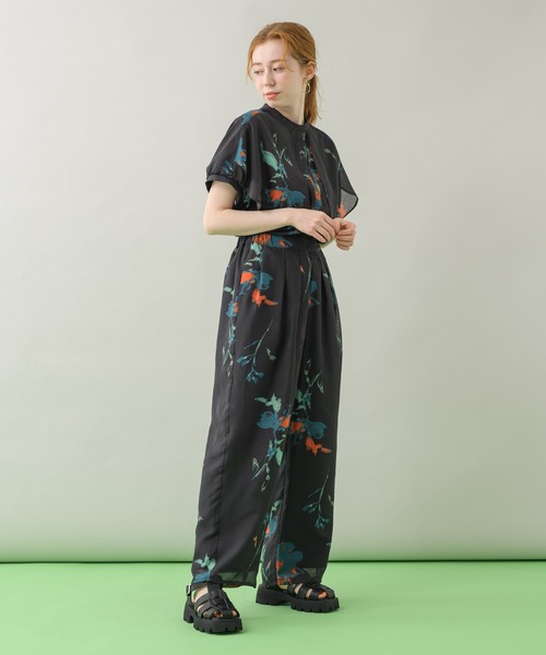 Paradise Picnic(パラダイスピクニック)の「TE VALT アートフラワープリントタックパンツ(その他パンツ・レディース・ホワイト/ネイビー・FREE)」の19枚目の写真