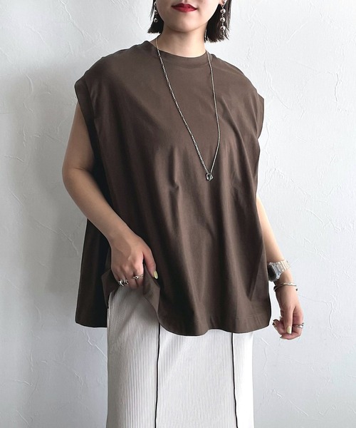 PAGEBOY(ページボーイ)の「タックノースリBIGT(Tシャツ/カットソー・レディース・ブラック/ブラウン/オフホワイト・FREE)」の3枚目の写真