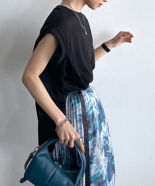 PAGEBOY(ページボーイ)の「タックノースリBIGT(Tシャツ/カットソー・レディース・ブラック/ブラウン/オフホワイト・FREE)」の8枚目の写真