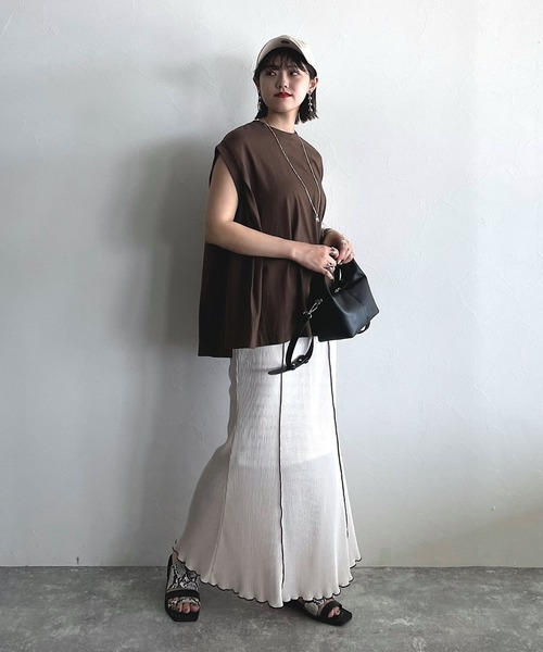 PAGEBOY(ページボーイ)の「タックノースリBIGT(Tシャツ/カットソー・レディース・ブラック/ブラウン/オフホワイト・FREE)」の9枚目の写真