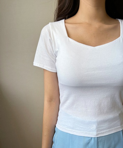 by muni:r(バイ ムニール)の「ハートネックスリムクロップド半袖Tシャツ(Tシャツ/カットソー・レディース・ブルー系その他/アイボリー/ブラック・FREE)」の21枚目の写真