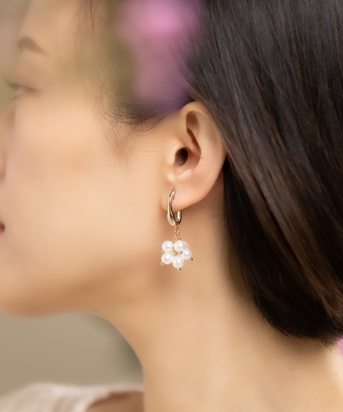 ANOH(アノー)の「グレイプスピアス(ピアス(両耳用)・レディース・ゴールド・FREE)」の4枚目の写真