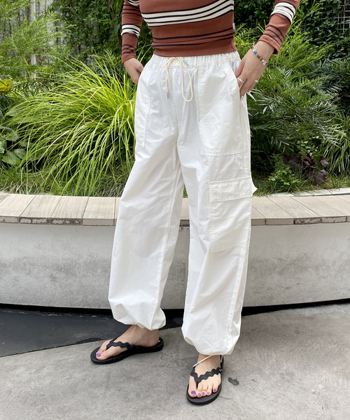 Oriens JOURNAL STANDARD（オリエンス ジャーナルスタンダード）の「C/NY Wide Cargo Pants / コットンナイロンワイドカーゴパンツ（カーゴパンツ・レディース・ホワイト/カーキ/オレンジ・SMALL/MEDIUM）」の2枚目の写真