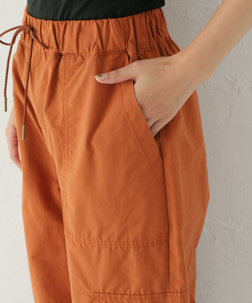 Oriens JOURNAL STANDARD（オリエンス ジャーナルスタンダード）の「C/NY Wide Cargo Pants / コットンナイロンワイドカーゴパンツ（カーゴパンツ・レディース・ホワイト/カーキ/オレンジ・SMALL/MEDIUM）」の22枚目の写真