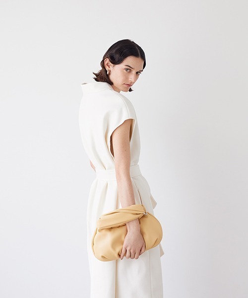 LE VERNIS(ル・ベルニ)の「LE VERNIS(ル・ベルニ)ジグリーPUminiバッグ(ハンドバッグ・レディース・ブラック/ベージュ・FREE)」の2枚目の写真