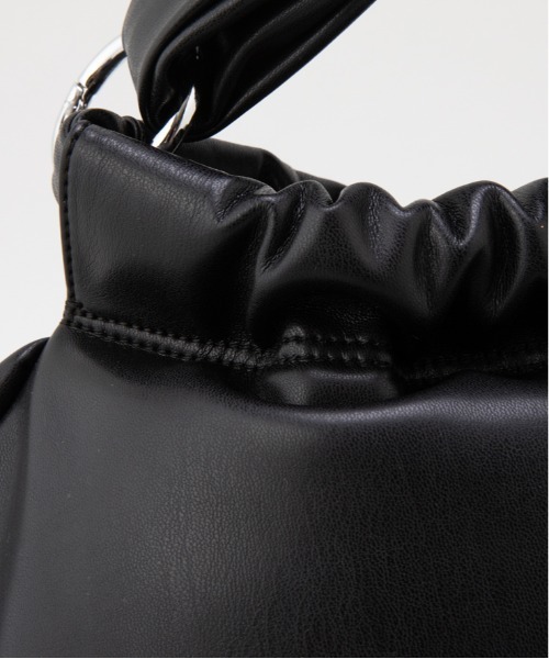 LE VERNIS(ル・ベルニ)の「LE VERNIS(ル・ベルニ)ジグリーPUminiバッグ(ハンドバッグ・レディース・ブラック/ベージュ・FREE)」の7枚目の写真