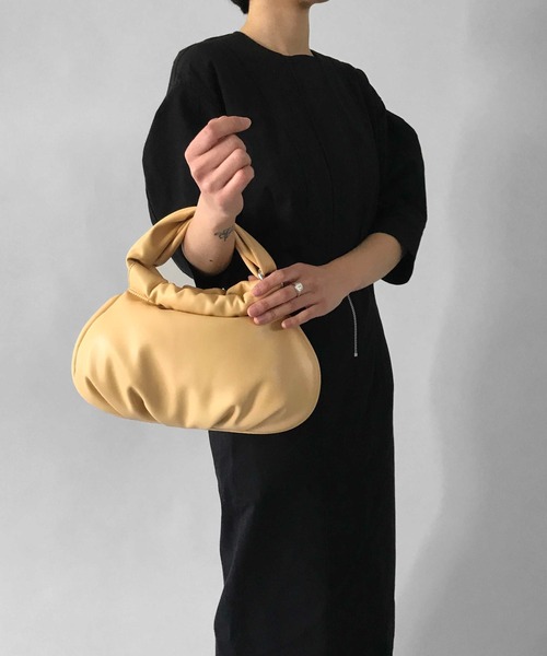 LE VERNIS(ル・ベルニ)の「LE VERNIS(ル・ベルニ)ジグリーPUminiバッグ(ハンドバッグ・レディース・ブラック/ベージュ・FREE)」の14枚目の写真