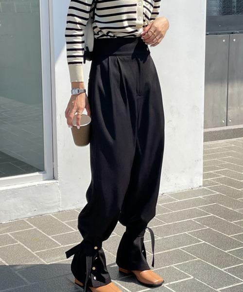 emi+（エミプラス）の「裾ベルトボタンスリットハイウエストテーパード