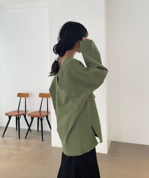 MAJESTIC LEGON(マジェスティックレゴン)の「FruityカラーVニット(ニット/セーター・レディース・パープル/オレンジ/グリーン/アイボリー・MEDIUM)」の12枚目の写真