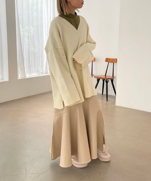 MAJESTIC LEGON(マジェスティックレゴン)の「FruityカラーVニット(ニット/セーター・レディース・パープル/オレンジ/グリーン/アイボリー・MEDIUM)」の19枚目の写真