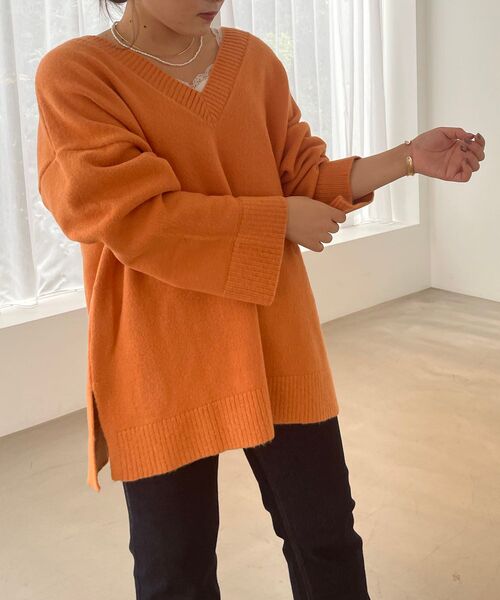 MAJESTIC LEGON(マジェスティックレゴン)の「FruityカラーVニット(ニット/セーター・レディース・パープル/オレンジ/グリーン/アイボリー・MEDIUM)」の11枚目の写真