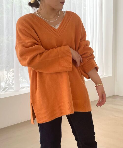 MAJESTIC LEGON(マジェスティックレゴン)の「FruityカラーVニット(ニット/セーター・レディース・パープル/オレンジ/グリーン/アイボリー・MEDIUM)」の17枚目の写真