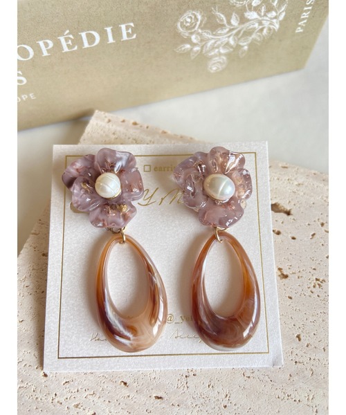 tone(トーン)の「【YM】淡水パール×violla ニュアンスカラーピアス(MA)(ピアス(両耳用)・レディース・ブラウン/ホワイト・FREE)」の1枚目の写真