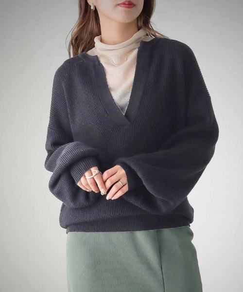 cheriella(シェリエラ)の「【cheriella】WEB限定片畦キーネックニット(ニット/セーター・レディース・ブラック/ベージュ/アイボリー・M)」の2枚目の写真