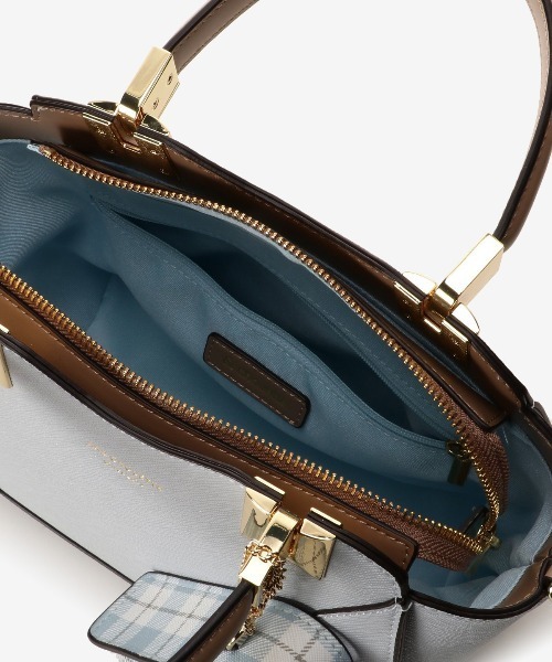 & chouette(アンドシュエット)の「リップケース付きハンドル金具トート(ハンドバッグ・レディース・オフホワイト/ライトブルー/ラベンダー・FREE)」の13枚目の写真