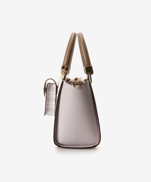 & chouette(アンドシュエット)の「リップケース付きハンドル金具トート(ハンドバッグ・レディース・オフホワイト/ライトブルー/ラベンダー・FREE)」の16枚目の写真